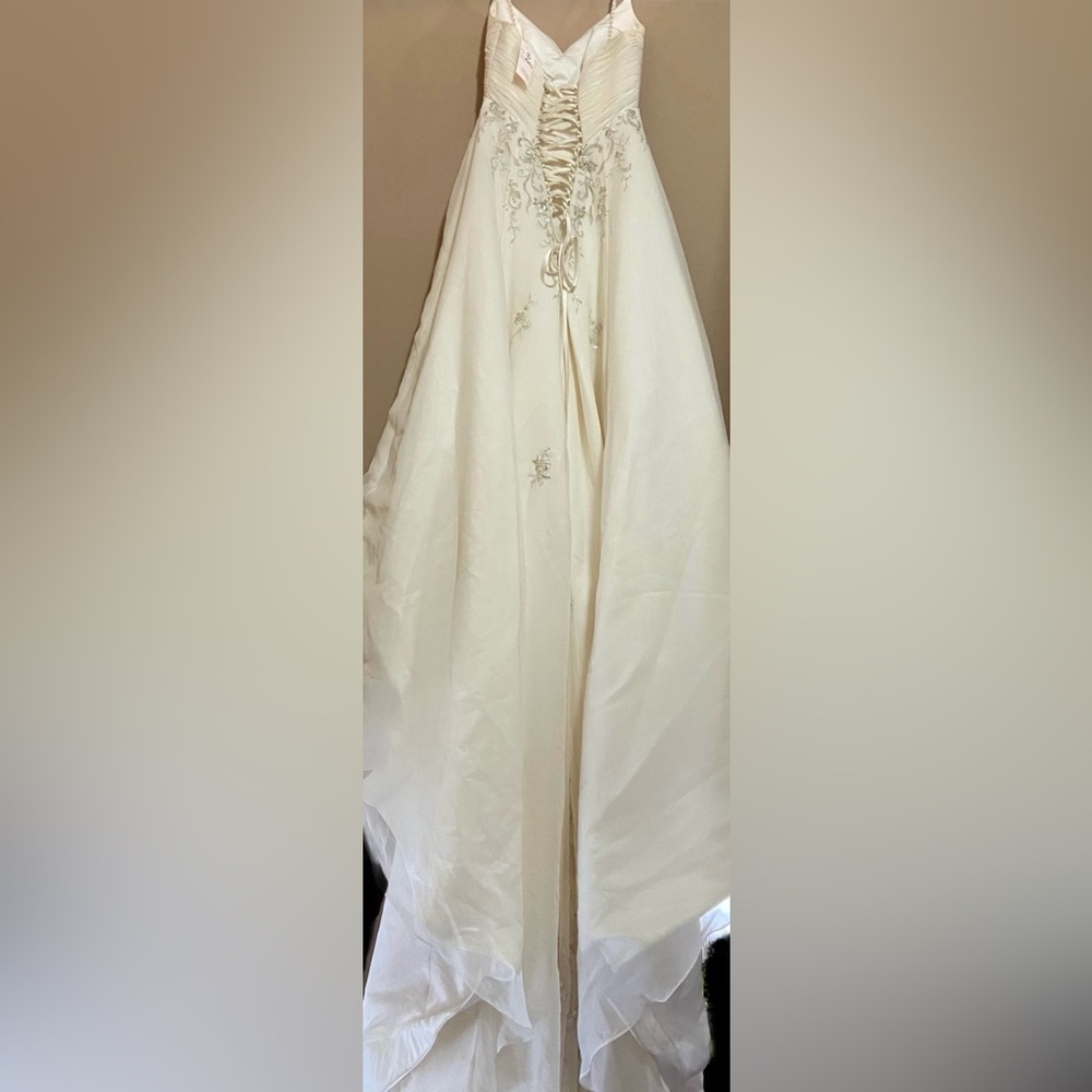 👰🏻Angelique’s Sz-8 PreVintage-07 $650 Originally Bridal Wedding Gown Never Worn - Picture 8 of 16